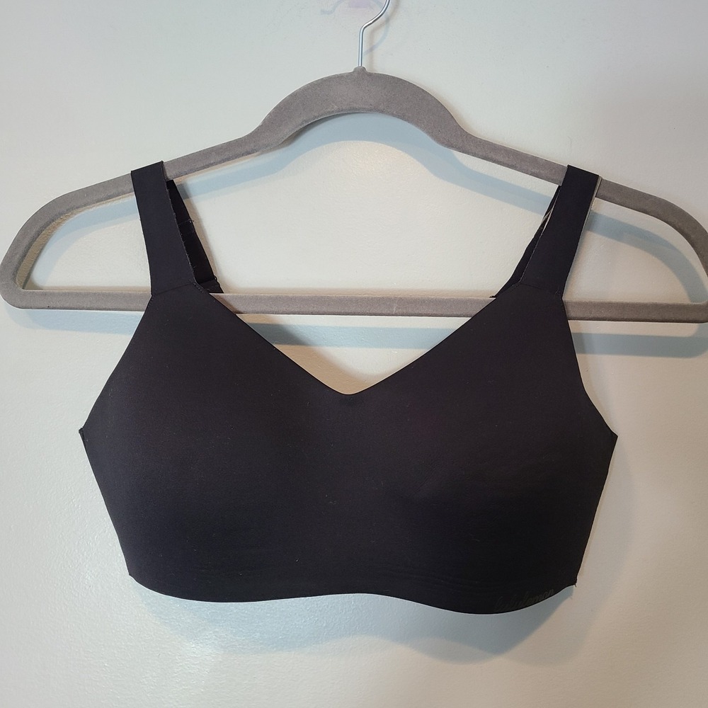 Lululemon Black wire free clasp back Hold True bra 36DD